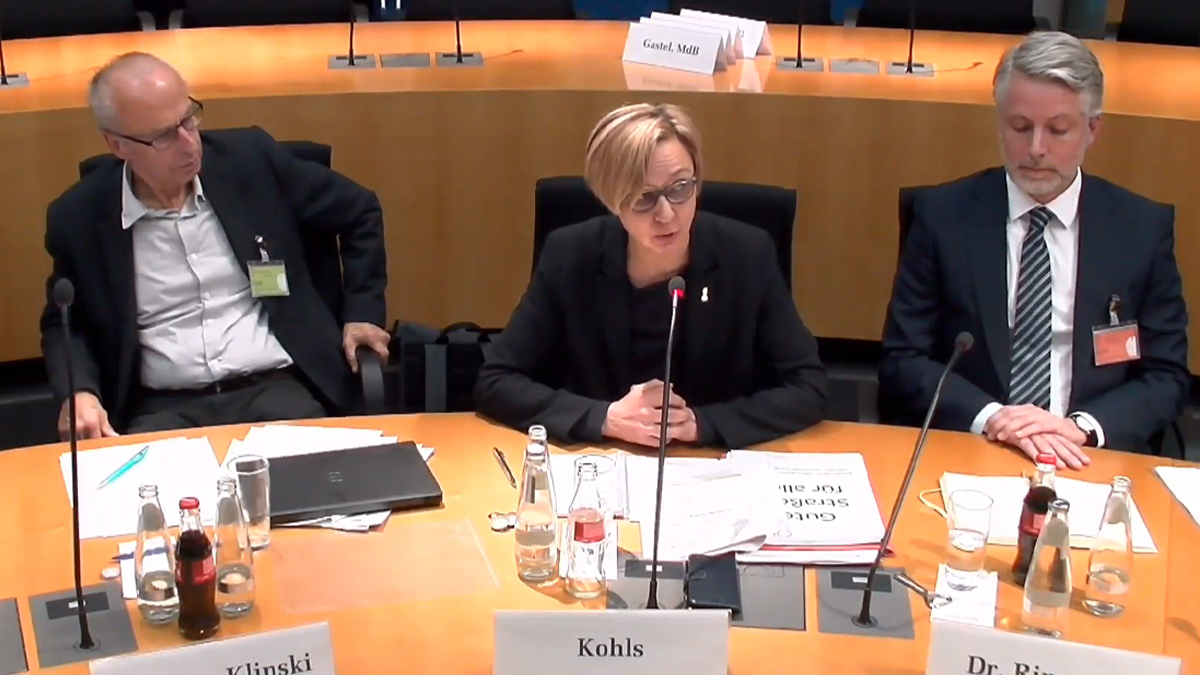 Wir sind mit @anko_kohls bei der öffentlichen Anhörung im @Bundestag zur Änderung des StVG vertreten. Wir fordern Nachbesserungen im vorgelegten Gesetzentwurf: 👉 Es wird Zeit, die Leichtigkeit des Kfz-Verkehrs nicht länger als oberstes Ziel des Straßenverkehrsrechts zu sehen.