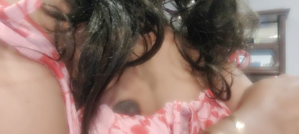 PujaKesriya's tweet photo. "Damn, Sis. You're giving me a hard-on sitting like that"My cousin bro said looking at my one boob had slipped out of the dress and erected nipple
#RT #FF #topless #NoBraDay #sassy #hotwife #beauty #desi #incest #niggas #girls #nsfw #actress #indiangirl #PictureOfTheDay #nipslip https://t.co/XqEDewYRVY