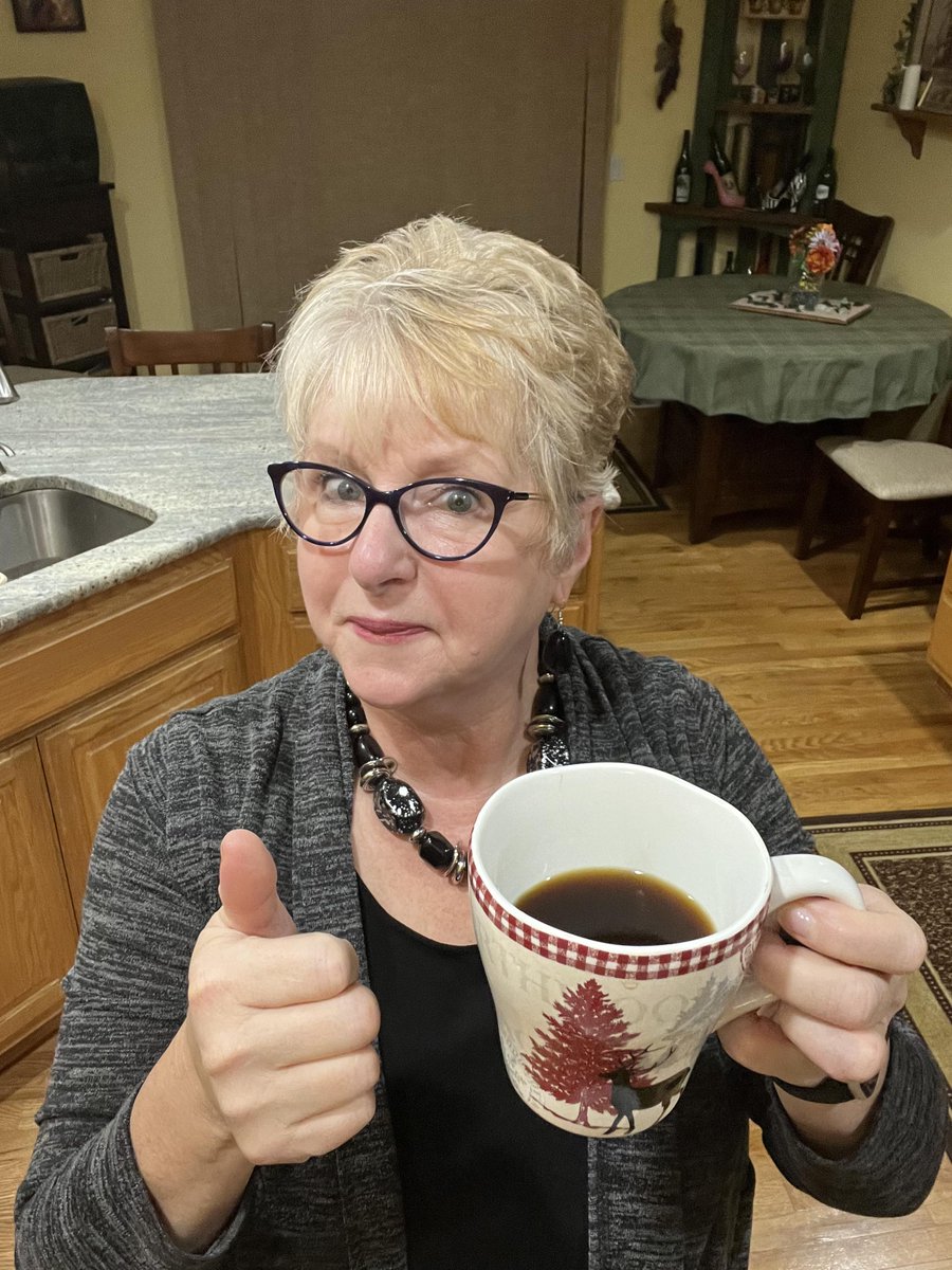 Hello friends! This morning, sipping on a mug of inspiration and brewing ideas with every sip 📷📷 Who else feels that today will sparkle with endless possibilities? Remember, the future belongs to those who believe in their dreams. Embrace today and let it surprise you 📷