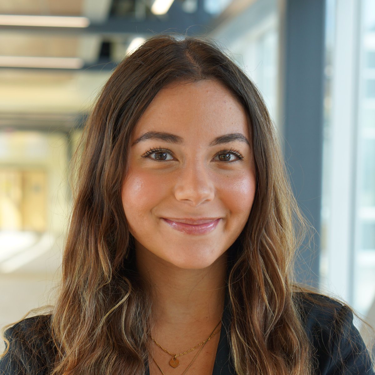 This week's #MarketingMonday student is Noha Wasfy!

🎓Senior marketing major #jmu24
 📍 from Chantilly, VA

Noha is an active member of Tri Sigma and the Supply Chain Club working at ALKU. She loves reading, painting, and hiking in her free time.

🔗at tinyurl.com/noha-wasfy