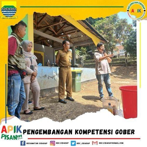 Sampurasun Wargi Cidadap !
Bapak Sekretaris Camat Cidadap didampingi Ibu Kasubag Umpeg kegiatan Pengembangan Kompetensi Gober dan Penyiraman Tanaman dengan materi Budidaya Magot dan Pembuatan MOL (Mikro Organisme Lokal). Senin, 16 Oktober 2023 <a href="/halo_bandung/">Prokopim Kota Bandung</a> <a href="/HendrawanHilda/">Hilda Hendrawan</a>