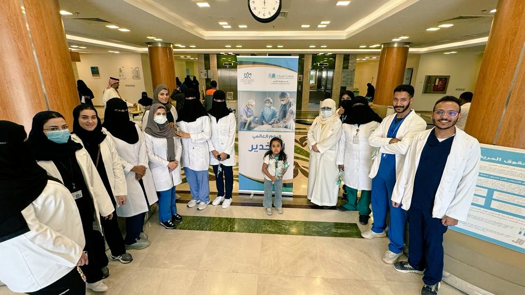 DiriyahHospital's tweet photo. تزامناً مع #اليوم_العالمي_للتخدير قسم التخدير بـ #مستشفى_الدرعية وبالتعاون مع قسم تقنية التخدير بـ #جامعة_المعرفة يقيم معرضاً توعوياً والذي  أشتمل على عدة أركان توعوية ت��دف الي التعريف بدور التخدير وأهميته.  
#اليوم_العالمي_للتخدير 
#تجمع_الرياض_الصحي_الثالث https://t.co/QD6ti6qW8i