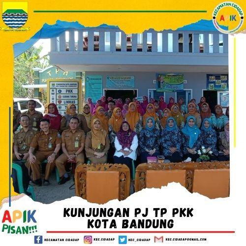 Menerima kunjungan dari PJ TP PKK Kota Bandung ke Posyandu Cempaka RW 001 Kelurahan Ciumbuleuit dalam rangka Monitoring Pemberian Kapsul Vitamin A. Senin, 16 Oktober 2023 <a href="/halo_bandung/">Prokopim Kota Bandung</a> <a href="/HendrawanHilda/">Hilda Hendrawan</a>