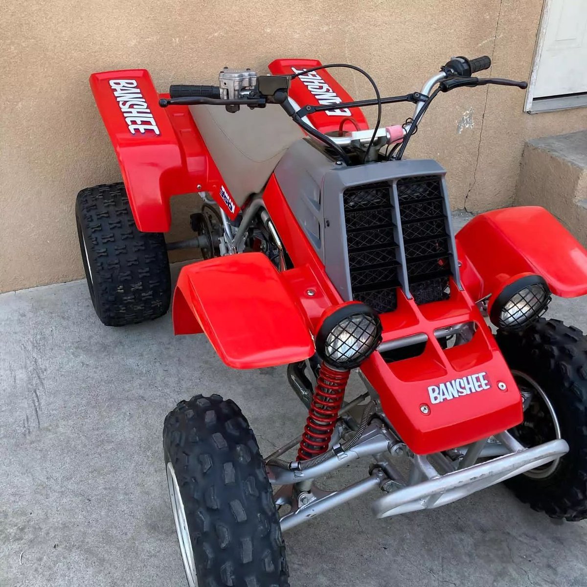 bansheefor_sale's tweet photo. 1989 ⚪🔴 YAMAHA BANSHEE
one owner!
Clean machine 🧼
Titled 📜
#banshee #r #raptor #yfz #trx #yamaha #atv #yamahabanshee #ltr #stroke #honda #quad #bikelife #bansheelife #atvlife #suzuki #atvriding #quadlife #ltz #teenwolf #dragbanshee #bansheebikes #lydiamartin #kfx #yamaharap https://t.co/2RhASxCqx8