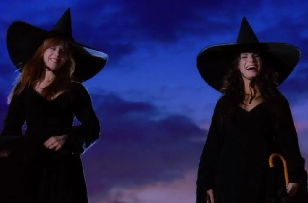 PopCrave's tweet photo. 25 years ago today, ‘Practical Magic’ starring Sandra Bullock and Nicole Kidman released in theaters. https://t.co/TXl7hzF1WC