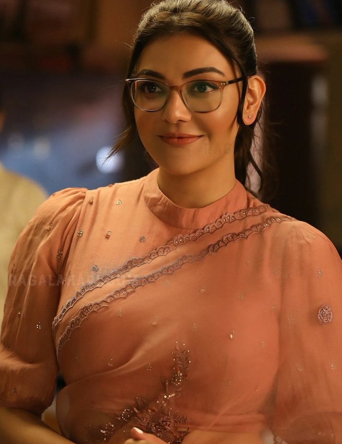 F8kH5DoX0AApS_8?format=jpg&name=900x900