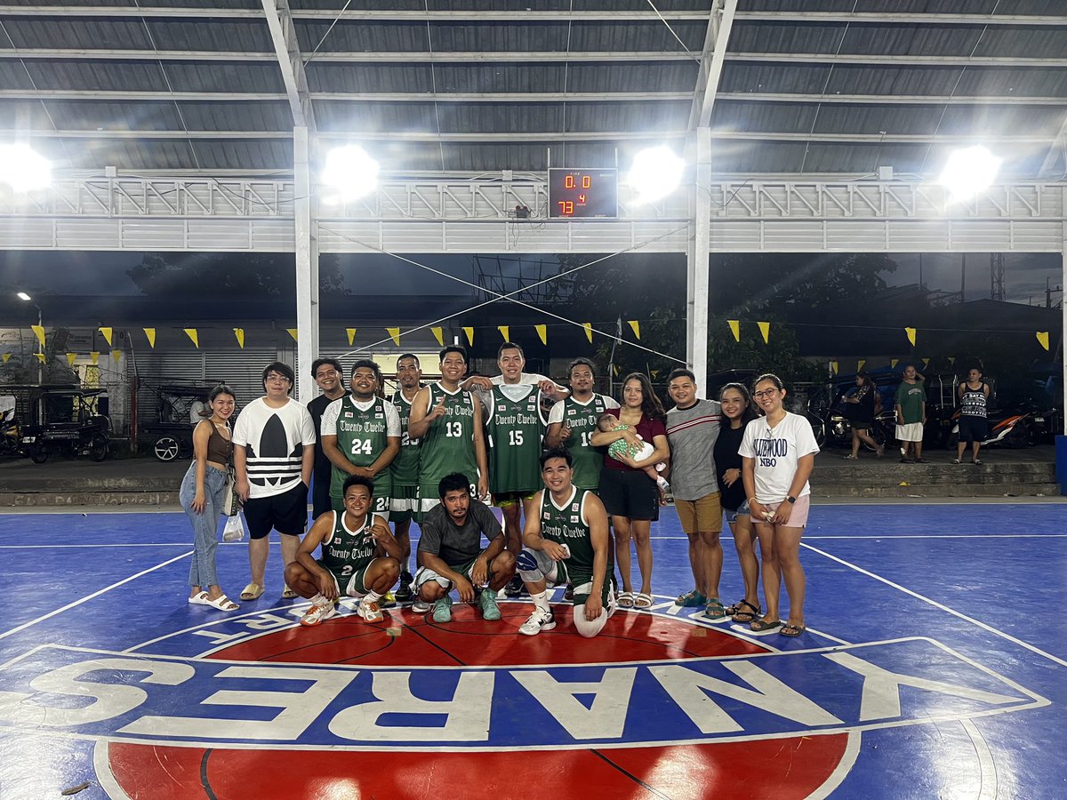 lrock1026's tweet photo. KINGS OF SF BASKETBALL 👑🏆💚 #BATCH2012 https://t.co/IMIVQyKQ34
