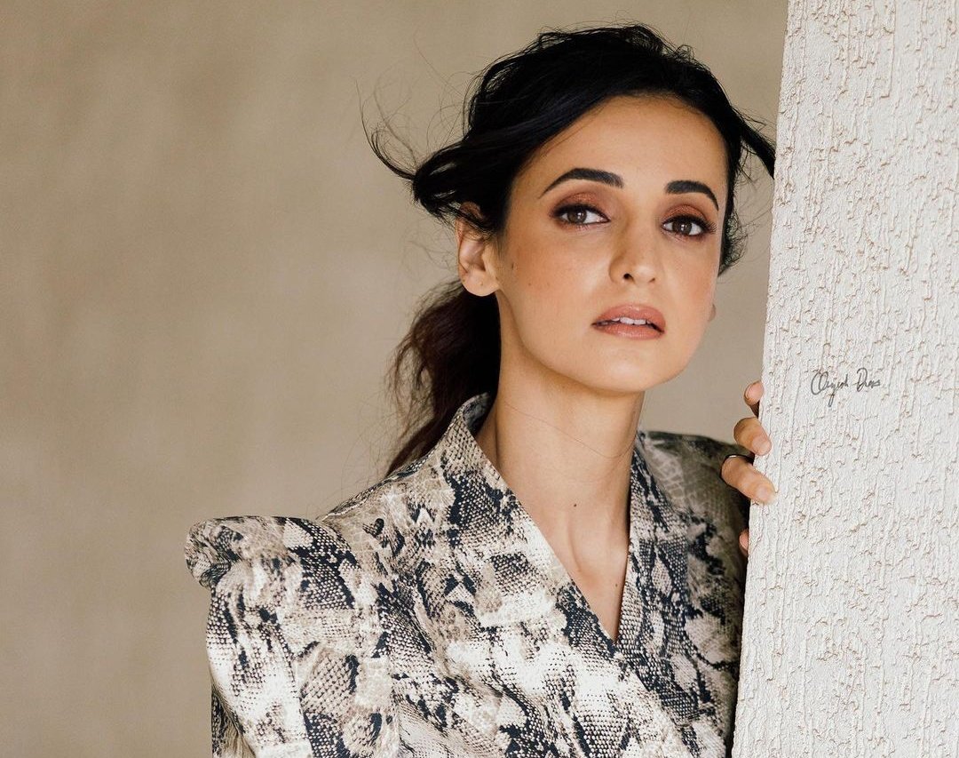 F8kHEL4aMAAI-Ci?format=jpg&name=medium