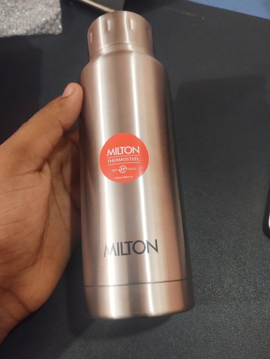 adarshjaglan's tweet image. Received a 300ml bottle instead of the 1000ml I ordered from @Flipkart   @flipkartsupport. Tried to request a return through the app, but it&apos;s not working! 🤨 Need some assistance ASAP, please. #OrderMixUp #CustomerServiceHelp #FlipkartIssue