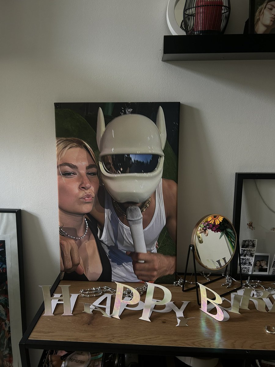likethisolivia's tweet photo. Mama macht die besten Geburtstagsgeschenke😅🥹  @thisiscro https://t.co/MpM6lRXOaY