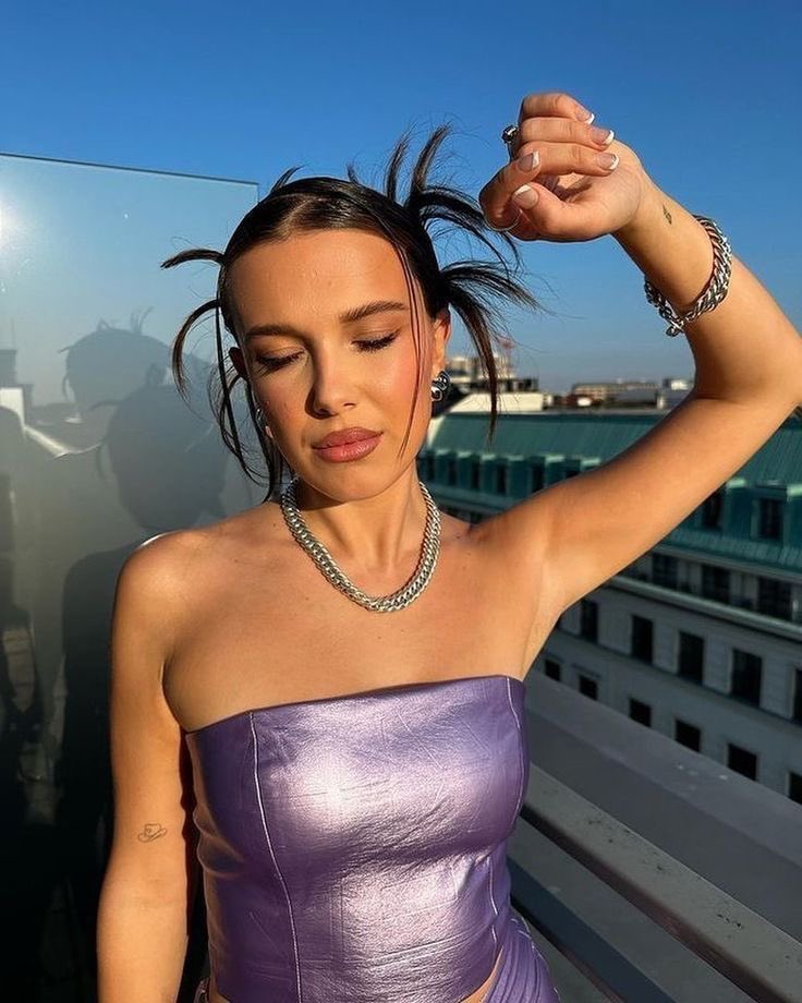 Beclovess's tweet photo. Millie Bobby-Brown is the Victoria Beckham of this generation. https://t.co/r4SjwVDHPy