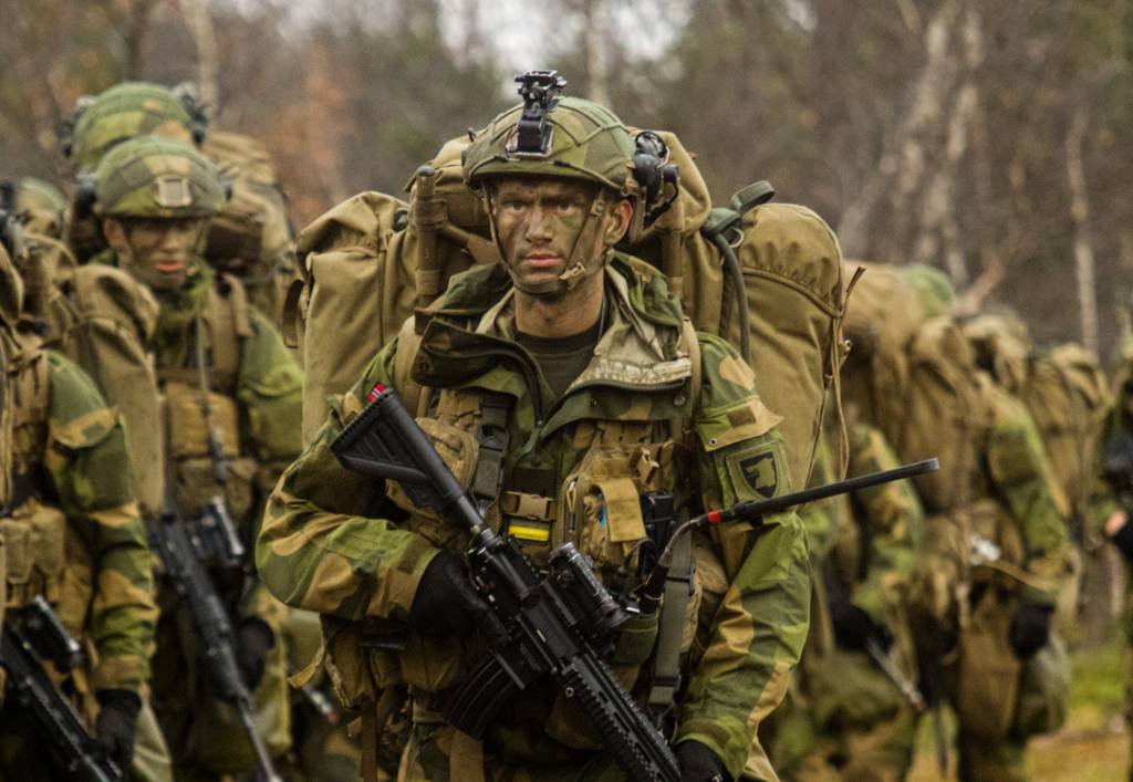 Lykten_no's tweet image. Norge styrer mot lignende konflikter vi ser i Israel og Gaza, samt Ukraina. Det vil bli borgerkrig i Norge og konflikter mellom europeiske nasjoner. Norge vil deles opp etter etniske og religiøse grenser. Oslo øst vil f.eks bli som Gaza, med islamsk selvstyre. #Repatriering