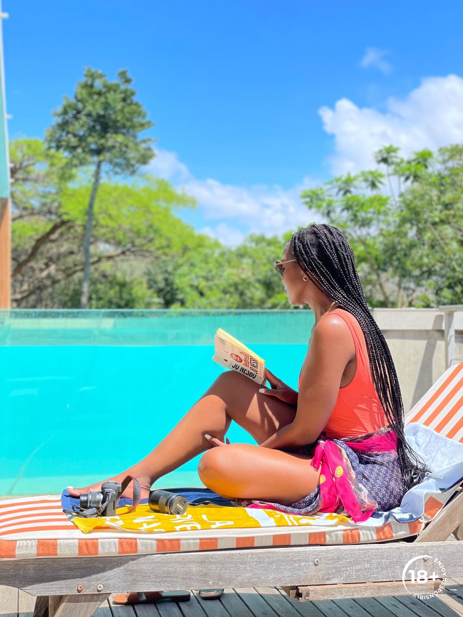 Peezy_Ceezy1's tweet photo. So excited for warmer and sunny days. Wherever the sun shines is where I shall be this summer! ☀️
#ThisIsLiving #CoronaSummer #ad
https://t.co/QLM7UDtHR3 https://t.co/qiFunOuPH0