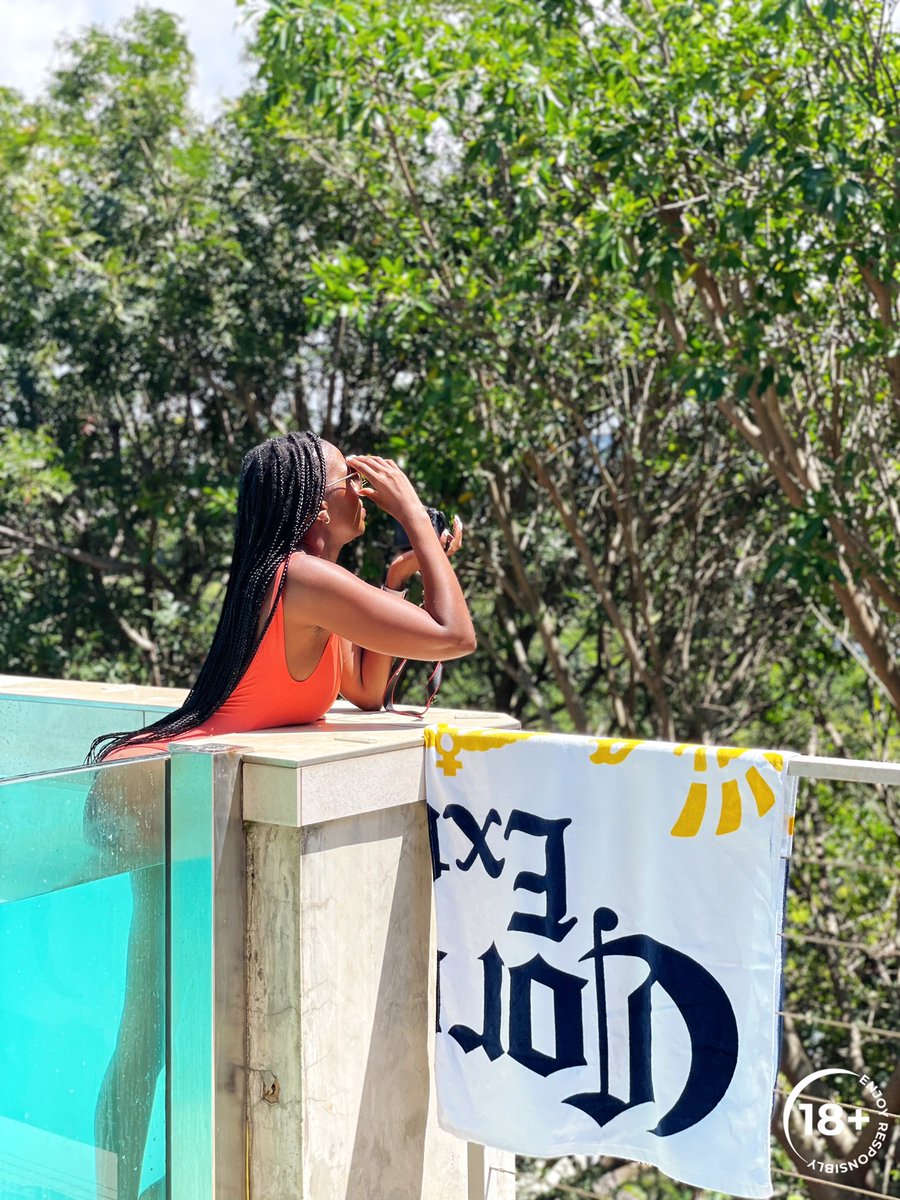 Peezy_Ceezy1's tweet photo. So excited for warmer and sunny days. Wherever the sun shines is where I shall be this summer! ☀️
#ThisIsLiving #CoronaSummer #ad
https://t.co/QLM7UDtHR3 https://t.co/qiFunOuPH0