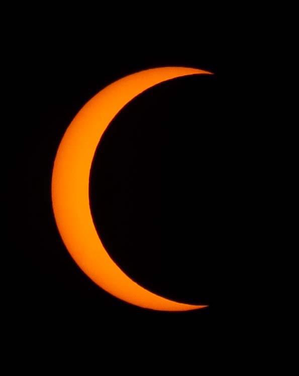 Solar eclipse over Allen, Tx
Oct. 14, 2023
.
.
#Eclipse #SolarEclipse #Eclipse2023 #SolarEclipse2023 #Solar #DFW #Dallas #Texas #NorthTexas #Canon #CanonEOS #SunSpot #SunSpots #SolarFlare #CanonEOSm50 #October2023 
#AllenTexas #Astrophotography
#AngieGriffin #AnnularSolarEclipse