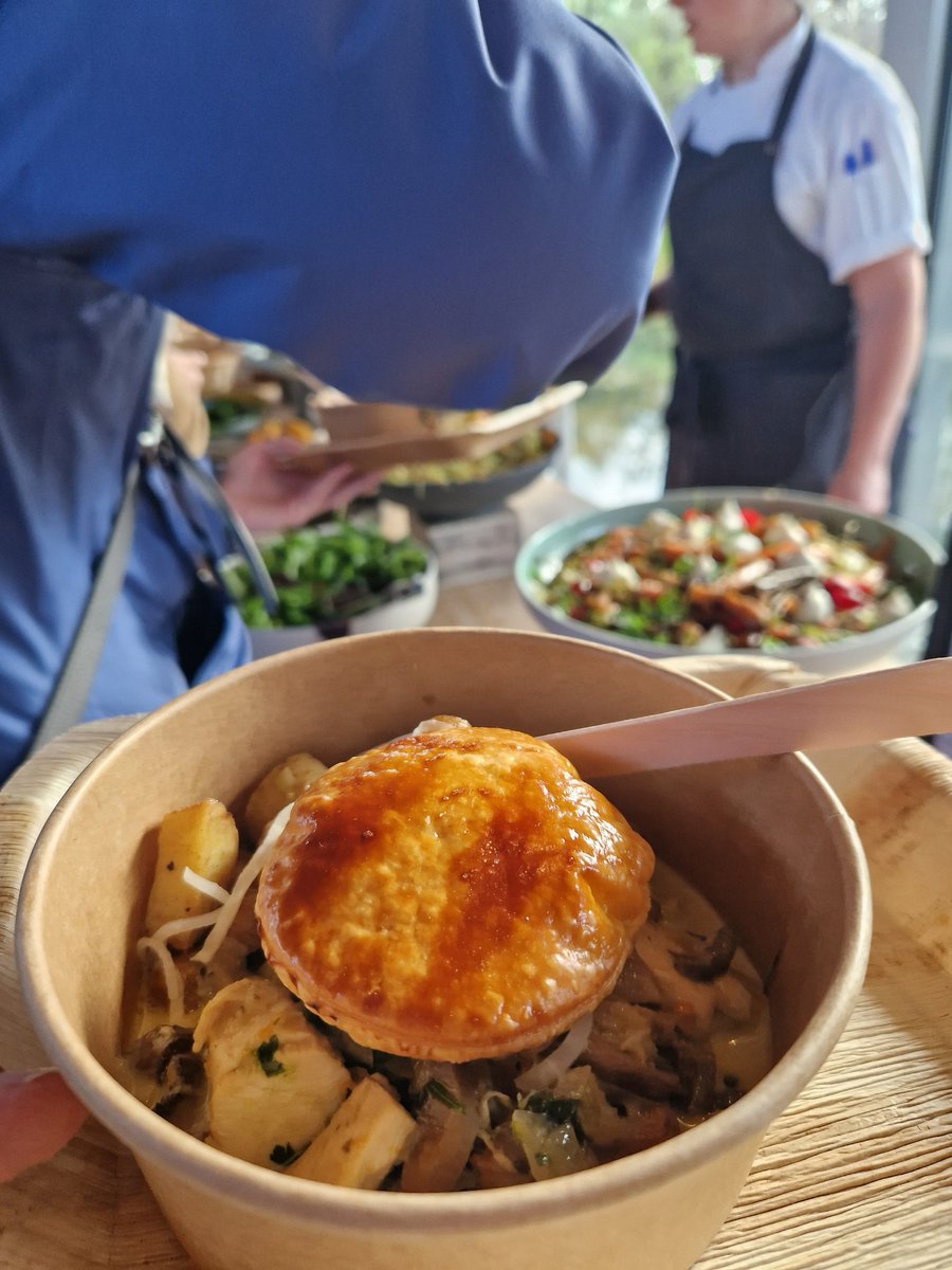 Caroline Hennessy tweet media