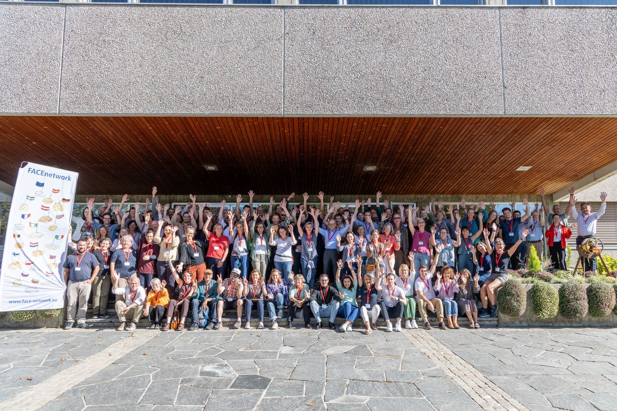 agroscope's tweet image. Ce fut un succès! Organisé pour la première fois en #Suisse, le congrès des #fromagers artisanaux européens #FACEnetwork a réuni plus de 200 participants issus de 15 pays, du 11 au 13 octobre à Grangeneuve. Thème de ce 13e congrès: le #LaitCru et les produits à base de lait cru.