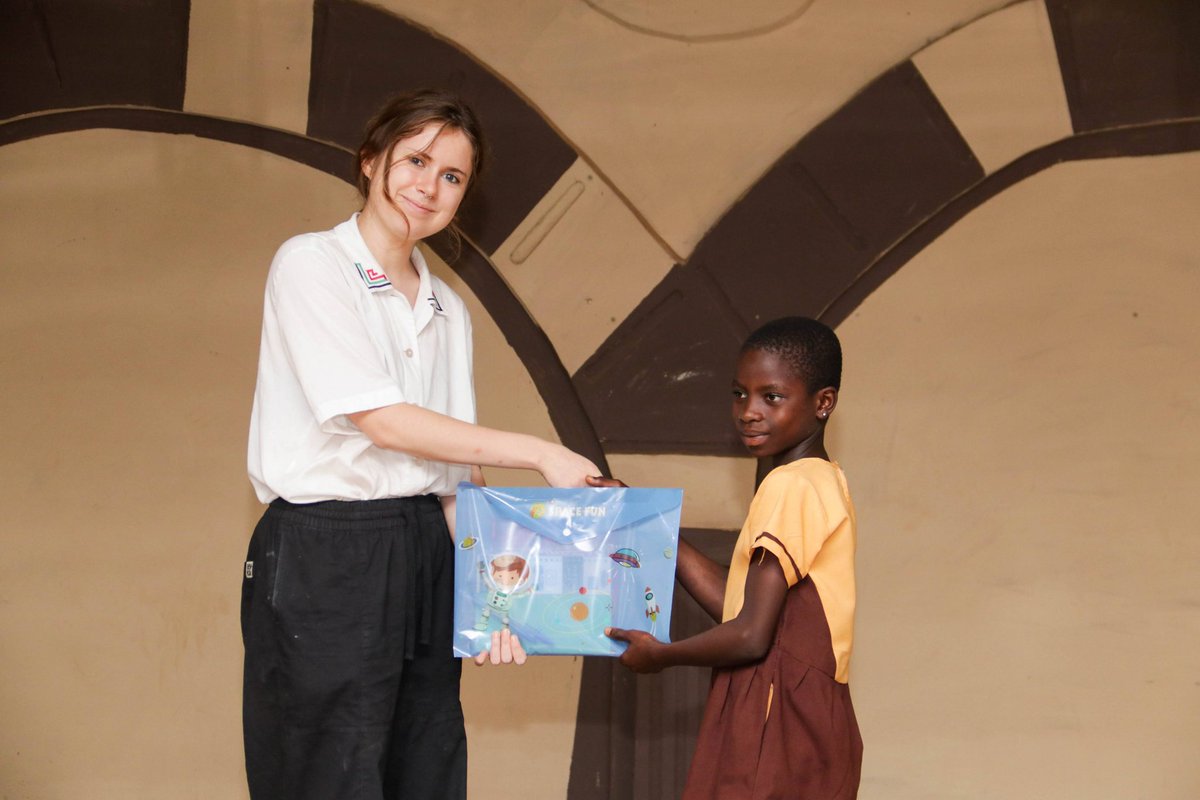 pdaghofficial's tweet image. @pdaghofficial &amp;amp; #MagicLibraries Foundation was proud to host #Cluster-Level #Reading Competitions under the #CocoaCommunities' Library Project.Ten(10) schools from the Ahafo-Ano districts competed for coveted spots in the upcoming #Annual Reading Festival!