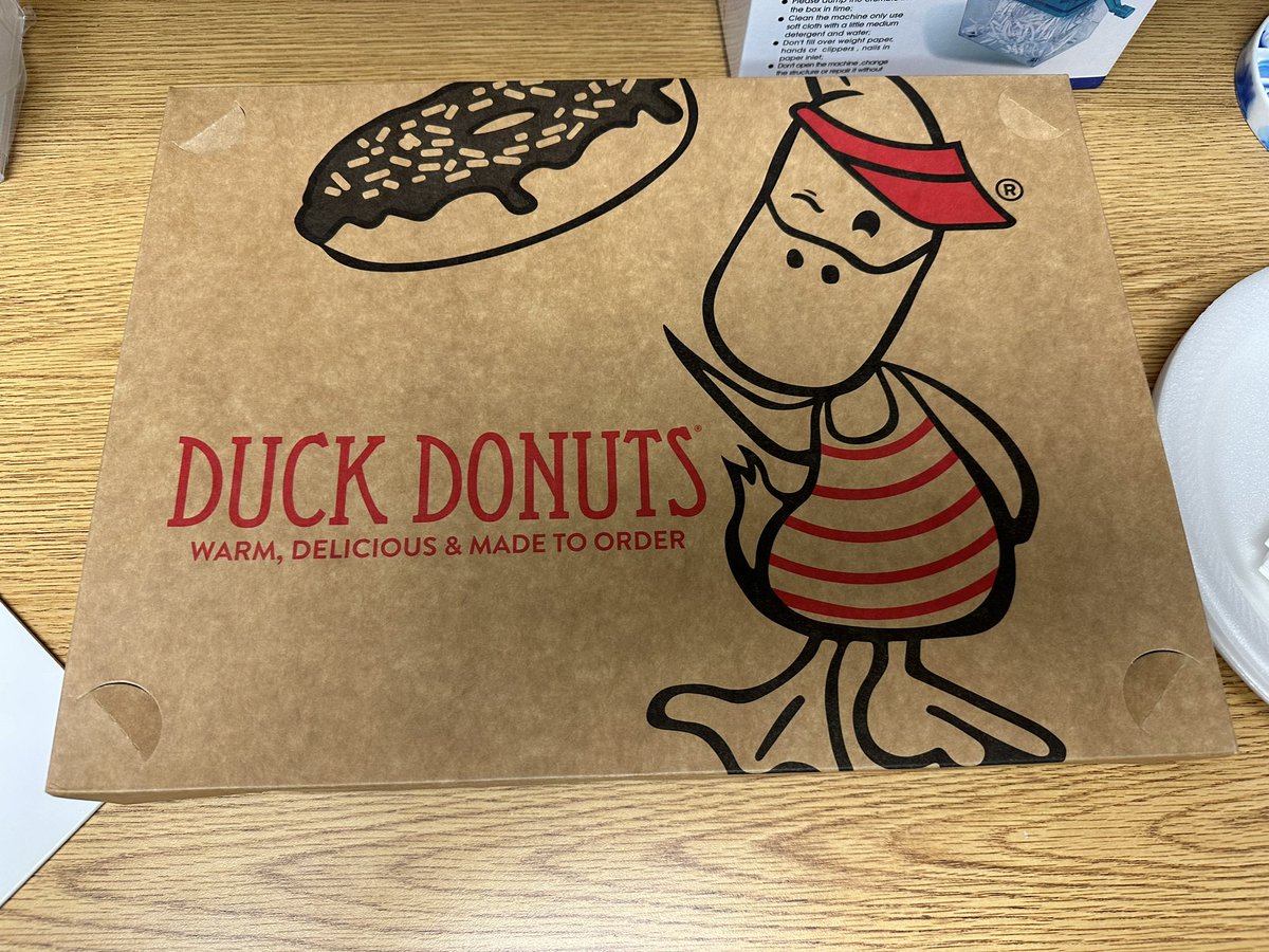 MrsMcG9's tweet photo. Great way to start my Monday morning ❤️I have the best counseling department! @TaftCounselors @Taft_Career_Ctr https://t.co/WgBOnWFOMN