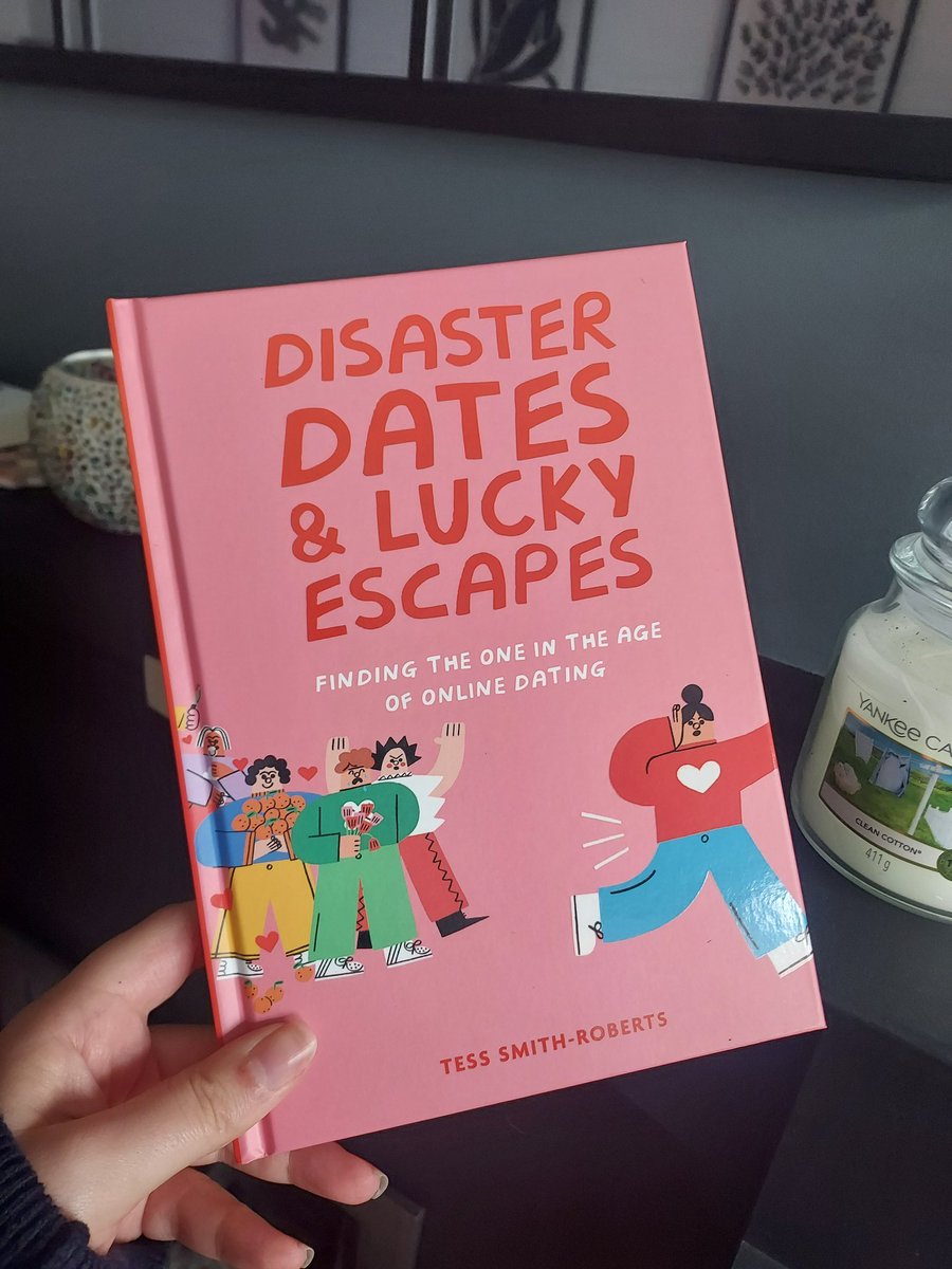 A big thanks to <a href="/RandomTTours/">Random Things Tours 🇺🇦</a> for my copy of <a href="/TessSmithRobert/">Tess Smith-Roberts</a> new graphic novel for the tour next month! STUNNING, out 26th of October!