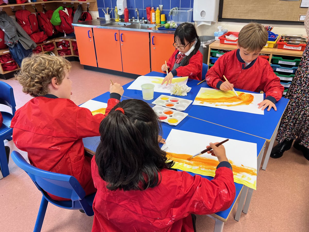 BGS_LowerSch's tweet photo. Year 2 have been creating Great Fire of London silhouette paintings #BGS_Year2 #BGS_Project https://t.co/pWoluWQv8Q