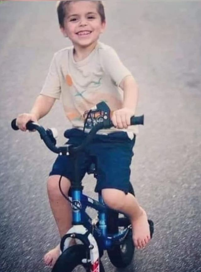 AngloEight's tweet photo. On 08/09/2020 a full grown man shot 5 year old Cannon Hinnant on his bike — a completely senseless murder.
You probably never heard of it b/c Cannon was white & his murderer is black. The story didn't fit the false anti-white narrative the media was stoking.
#MemoryholeMonday https://t.co/eUg2TZcB3c