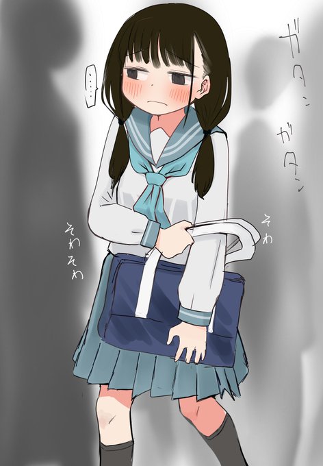 満員電車で頑張って我慢する女の子 