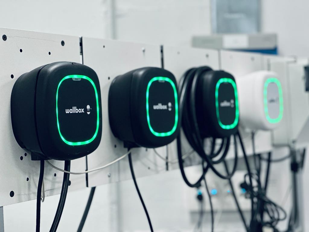 icfcat's tweet photo. Avui l'ICF, amb l'@ICOgob,@COFIDES, @MoraBanc i EBNBanco, fa possible el creixement sostenible i la internacionalització de @wallboxchargers a través d'un préstec sindicat de 35M d'euros.

Wallbox és una empresa catalana líder mundial en solucions de càrrega i gestió energètica. https://t.co/mpVou6rxCp