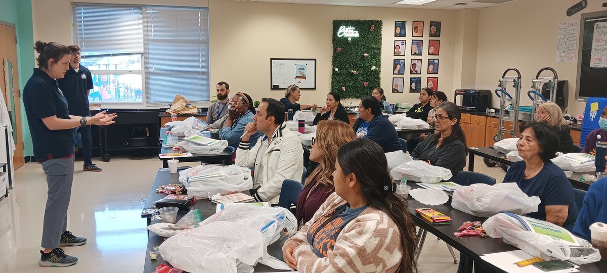 DallasEEI's tweet photo. Happy Monday, Water Lovers!!! 

Thanks @PLAHME1 for inviting us out to talk about water conservation and quality! 💧 https://t.co/d2kWR9IqIY