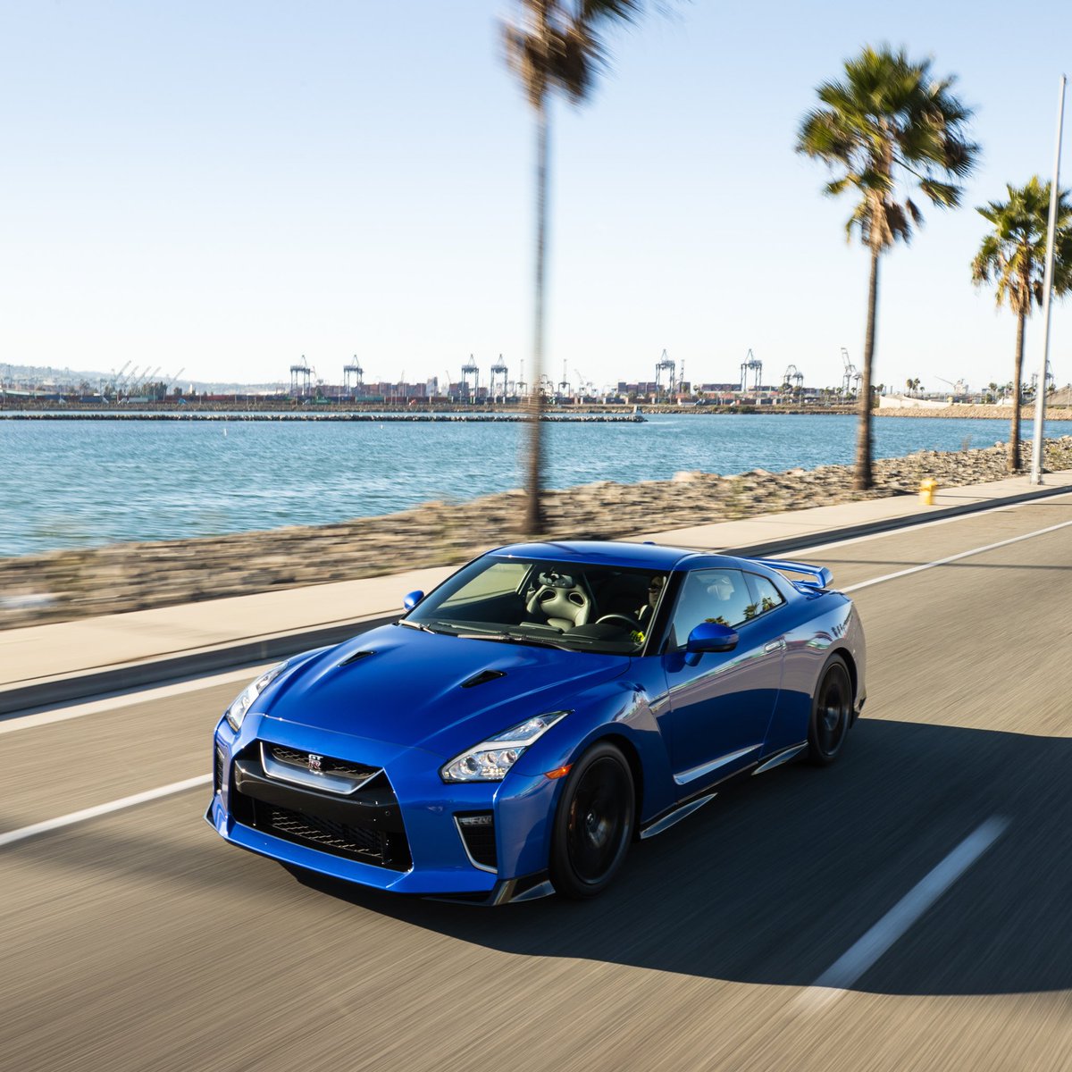 Curing your monday blues with a NISMO ✨throwback✨

Hands up if you want this stunning blue GT-R premium as much as we do🙋‍♀️💙

<a href="/Nissan/">Nissan</a> #GTR