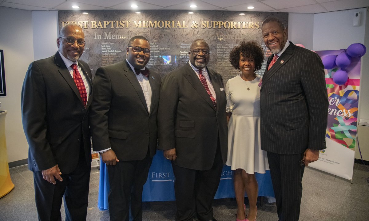 vernoncwalton's tweet photo. A wonderful culmination to our men’s weekend. The Reverend Patrick Walker preached a powerful and helpful message. The men sung with power and the presence of God was indeed felt.
#mensday #mensweekend #fruitbearingdisciples #brotherhood #recoveryroom https://t.co/4eg2nHr766