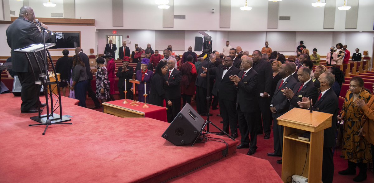 vernoncwalton's tweet photo. A wonderful culmination to our men’s weekend. The Reverend Patrick Walker preached a powerful and helpful message. The men sung with power and the presence of God was indeed felt.
#mensday #mensweekend #fruitbearingdisciples #brotherhood #recoveryroom https://t.co/4eg2nHr766