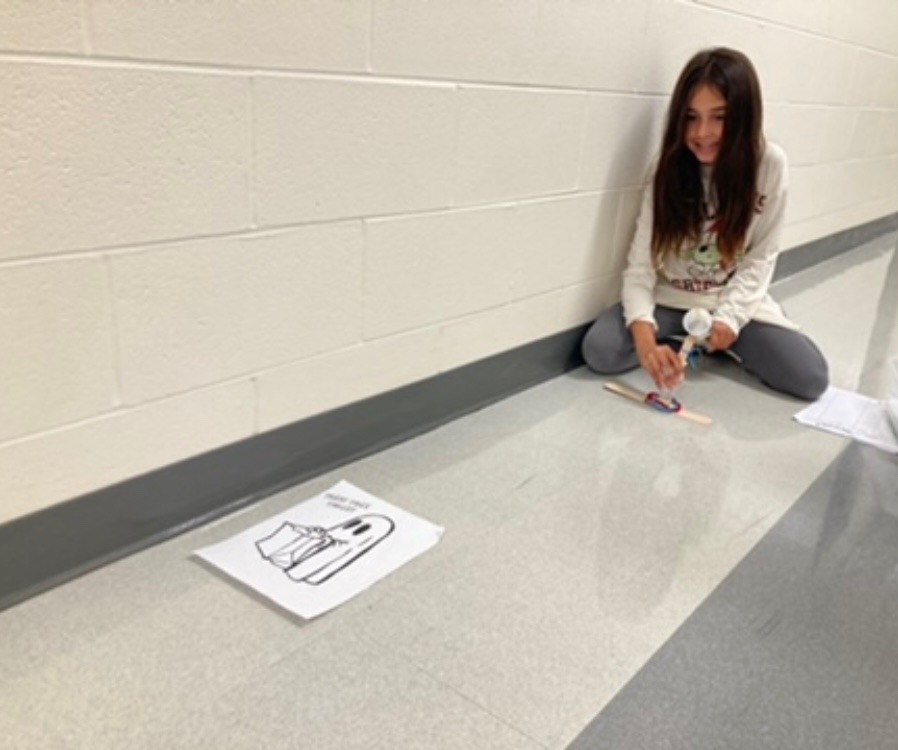 TalawandaSTEM's tweet photo. 4th graders at Kramer are learning about medieval military machines. Students used the engineering design process to imagine, plan, create, test and improve their candy launching machines. 🎃 🍭 🍬 https://t.co/xXrJat9REm