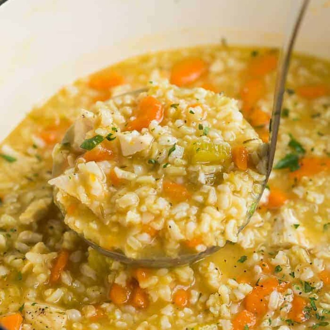 Warm up with a hearty bowl of Chicken and Rice Soup! 🍲Get the full recipe at spendwithpennies.com/chicken-rice-s….

📸: spendwithpennies.com

#recipe #fallrecipe #soup #souprecipe #rice #chicken #smartrice #yummy
