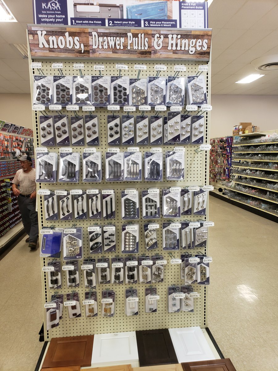 Stones_Near_You's tweet image. Knobs, Pulls and Hinges are available in our Quitman, Georgia Stone's store. If you are looking to update your cabinets or drawers, we have you covered!
#stoneshomecenters #quitmanga #drawerpulls #cabinethardware