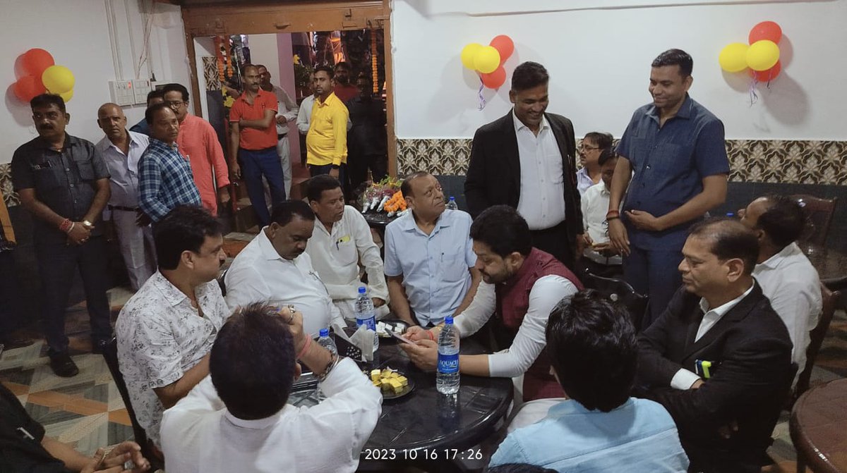 KumarJaimangal's tweet photo. आज तेनुघाट के कोर्ट मार्केट में " NUKKED FOOD POINT RESTURANT " के शुभ उद्घाटन शमारोह में शामिल हुआ। इस स्नेह  और प्यार के लिए आभार। https://t.co/e6iKTA5Sb6