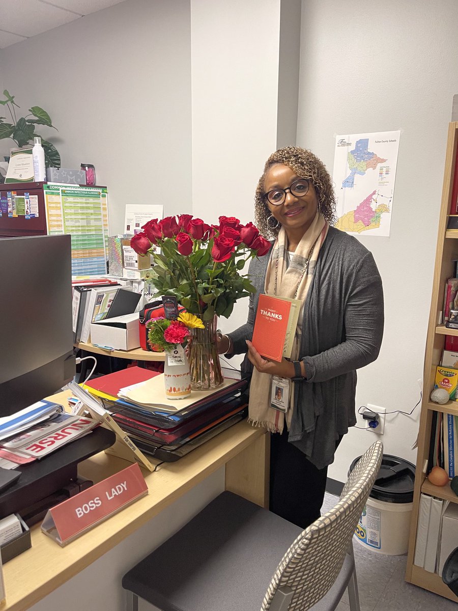 Happy Bosses’ Day ⁦<a href="/LynnsieM/">Lynne P. Meadows</a>⁩, ⁦⁦<a href="/fcsnurses/">DHS-FCS</a>⁩ from the District Health Services Team! Enjoy your day! #mybossisbetterthanyours🌹👏🏾❤️