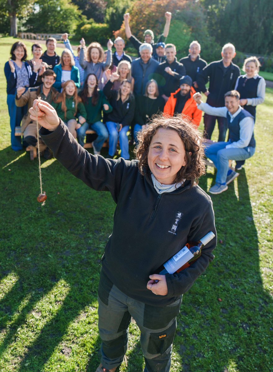 wintoncastle's tweet image. When the boss hijacks a relaxing coffee break for all the team and you end up with a competitive conkers championship. Well done to Sarah from the gardening team and thank you to a very unsuspecting but quick to react @tonymarshphoto