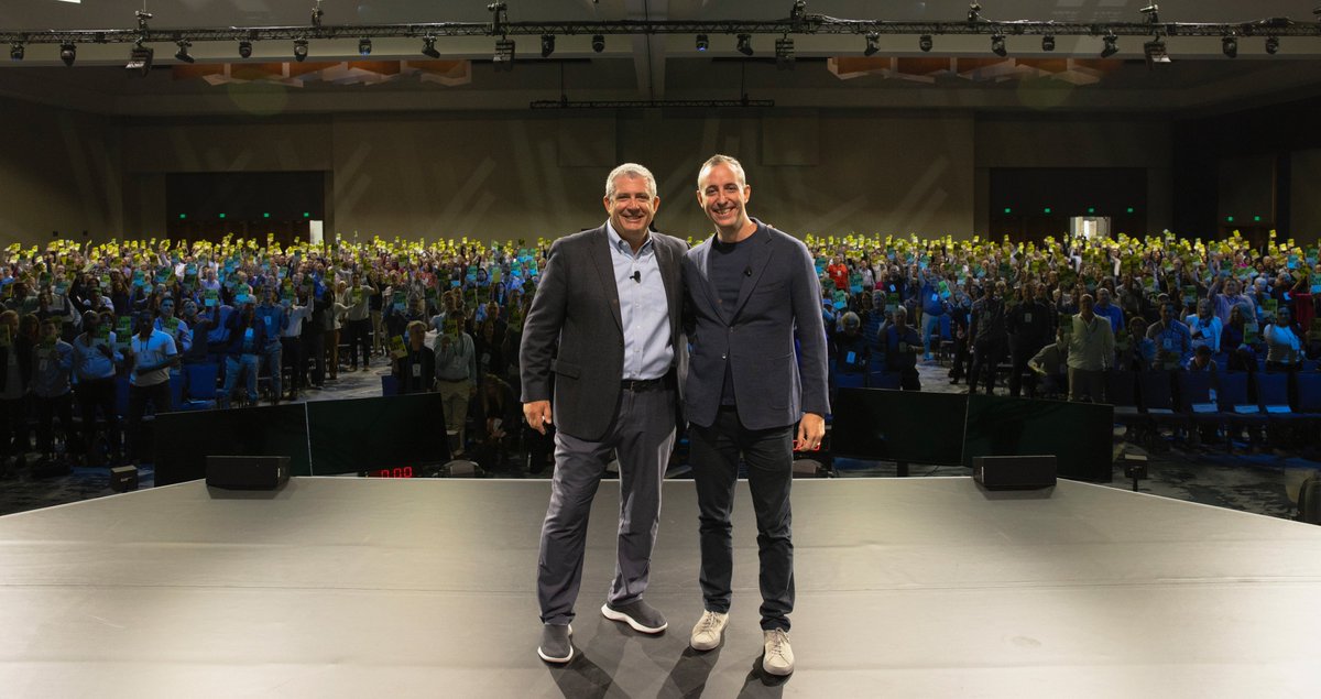 waynebloom's tweet image. 