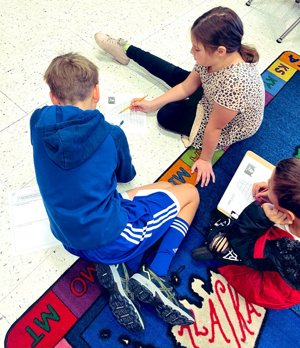 MrsDaugherty4th's tweet image. #PascalsTriangle day! I love this problem because it helps S’s become more flexible with their thinking of patterns. The convos are also always awesome! #MathJoyCPS @BeulahRalphElem @youcubed