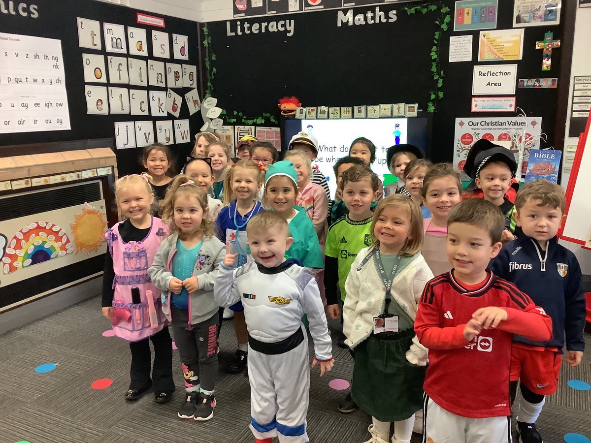 StPhilipsRB's tweet photo. What an ambitious Reception class we have with budding sailors, ballerinas, gymnasts, vets, fashion designers, doctors, nurses, hairdressers, footballers, superheroes, astronauts, police officers, teachers .... the list was endless! #teamstphilips @StPhilipCEAP https://t.co/ilAalMwqD7