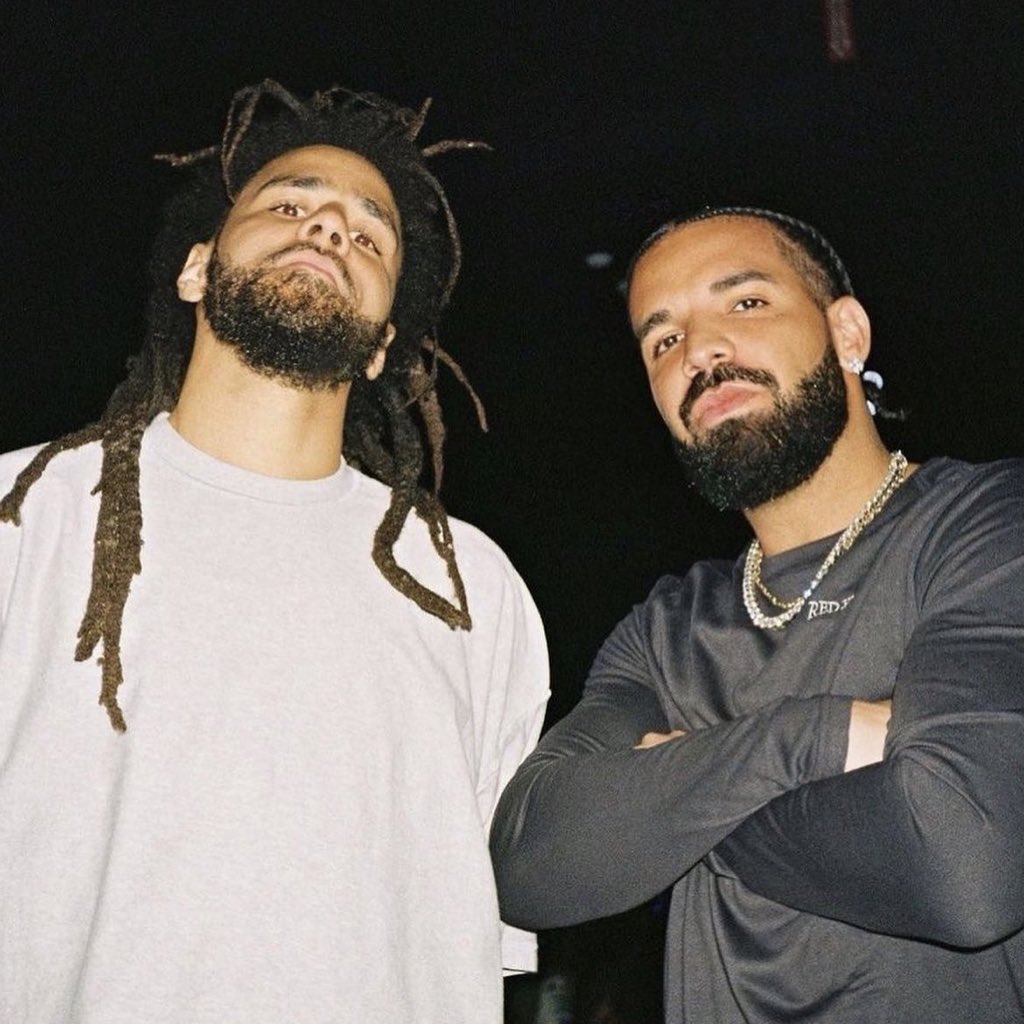HipHopAllDay's tweet photo. Drake &amp; J. Cole's "First Person Shooter" debuts at #1 on the Billboard Hot 100 🔥🏆

It becomes J. Cole's first EVER #1 song and Drake’s 14th overtaking Michael Jackson as the male soloist with the most number ones (including SICKO MODE). https://t.co/vwqOPjdkug