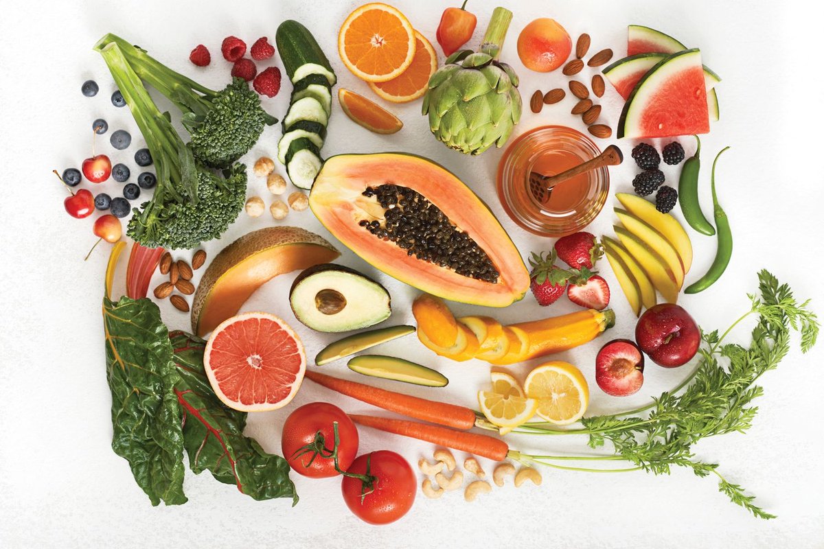NationalHoney's tweet photo. #WorldFoodDay is the perfect time to celebrate the 🍯 🐝s that keep our food world buzzing. Thanks to them we get to enjoy a variety of fruits, veggies, nuts, &amp; legumes. Though each culture &amp; the foods enjoyed are different, we all share a reliance on #pollinators to feed the 🌎. https://t.co/RBeNKvFFvj