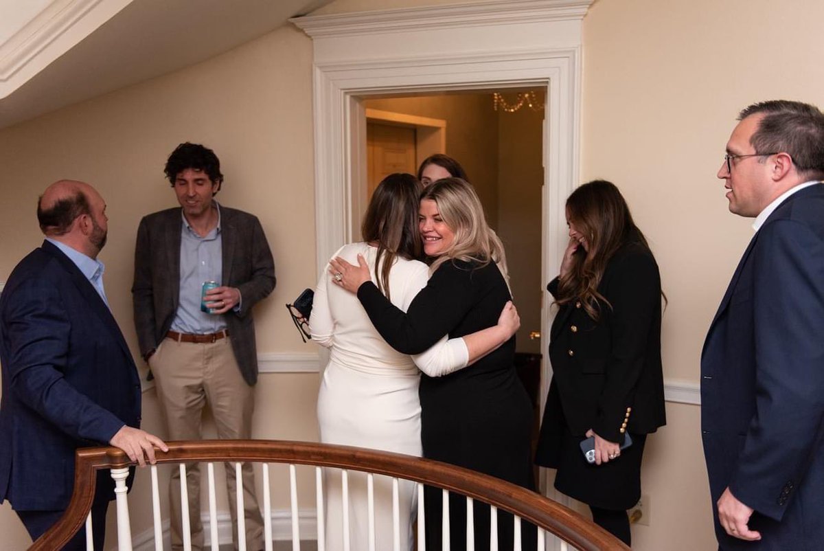 thetrueshelby's tweet photo. @alexahenning @SarahHuckabee @AGTimGriffin #ResignSarah https://t.co/uFGIqh1Vfb
