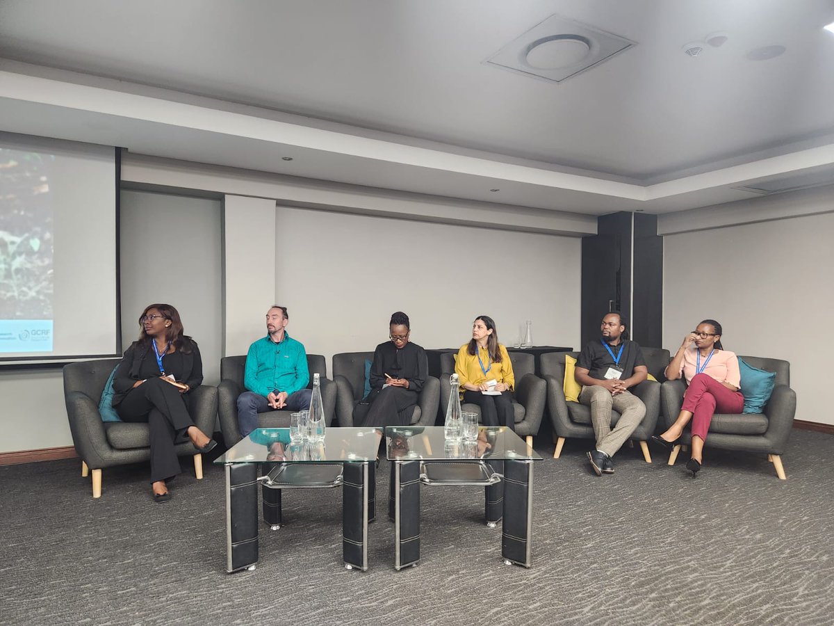 Our co-hosted session on "Governing African food systems" is coming to a close, with a panel discussion and then a call to action. Included on the panel is Dr Tracy Muwanga (far left), CoE-FS and <a href="/UPTuks/">University of Pretoria</a> postdoc. #FSNetAfricaSED #WorldFoodDay
