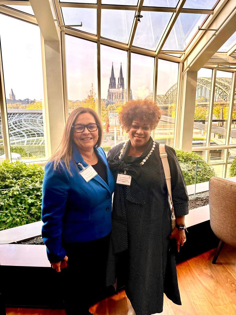 Our IIC Director General <a href="/LynnJaneR/">Lynn Robinson</a> met with Dr <a href="/AllysonLeacock/">Allyson Leacock</a>, Chairman, Barbados Broadcasting Authority and Director, National Transformation Initiative, Government of Barbados, at today's IIC International Regulators Forum in Cologne, Germany 🇩🇪