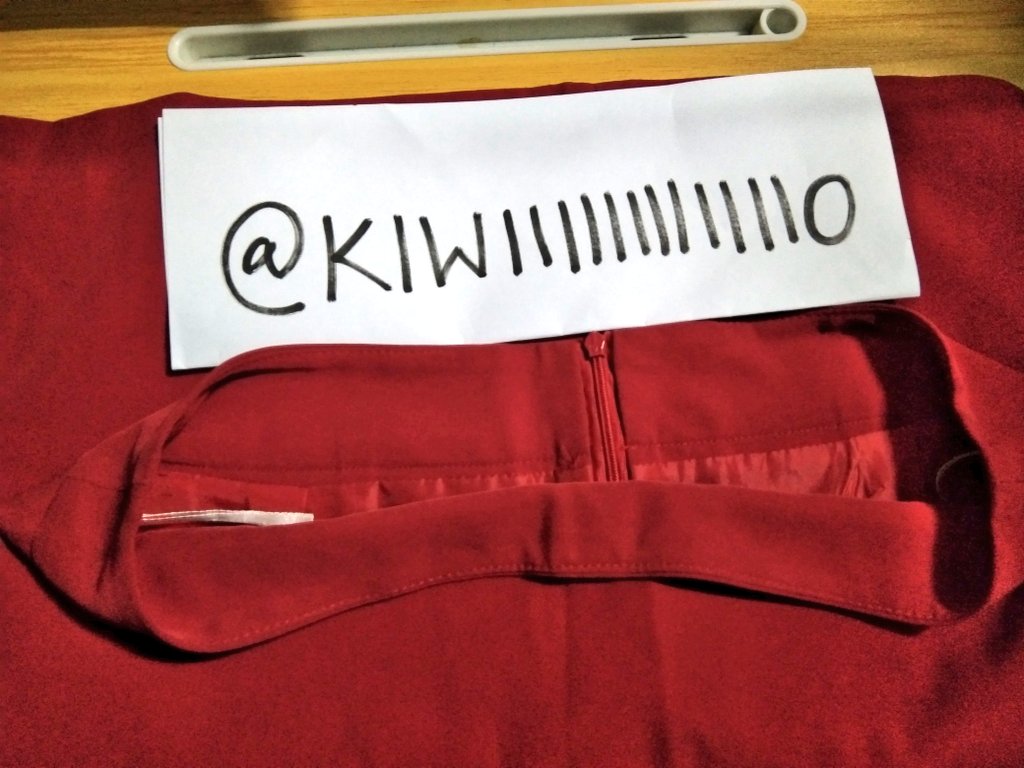 LUCKYIWII's tweet photo. กระโปรงทรงเอ สีแดง ไม่ผ่า
(*สีแบบรูปแรก)

(ไม่เคยใส่ | size 2XL )

ราคา 60 บาท 
มีซับใน

#กระโปรง #กระโปรงมือสอง #เสื้อผ้ามือสอง #เสื้อผ้ามือ2 #เสื้อผ้าสาวอวบ #ส่งต่อเสื้อผ้ามือสอง https://t.co/0HcHFONfgM