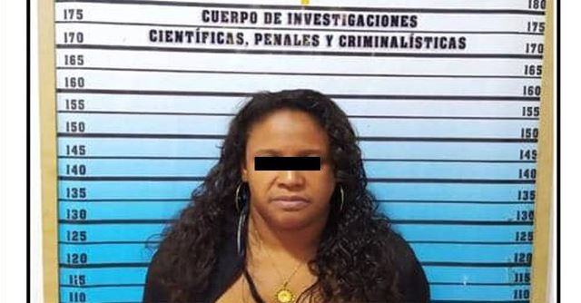 RobertLobo_'s tweet photo. Jemina Campos Ormeño (43), la mujer que era inquilina del señor Melquiades Alvarado, está presa desde julio pasado por el delito de estafa.
Ella fue la que presuntamente vendió de forma ilegal el apto del sr Melquiades a la concejal del municipio Baruta. https://t.co/uKz3znfuLA