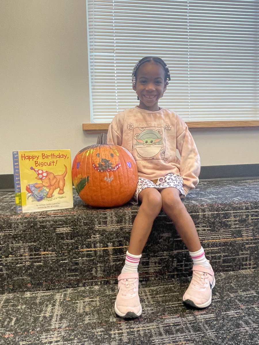 Mrs. Ratliff Reads tweet media