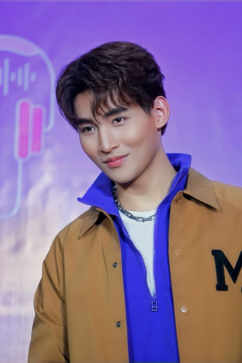 ubrohm's tweet image. พ่อหนุ่มเนื้อทอง..หล่อออร่ามาก..ยิ่งมองยิ่งตกหลุมรัก เป็นสองงานที่หล่อแบบจุกจุก..หาทางออกไม่เจอแล้วค้าบ:⁠-⁠)
#SabinaxOhmThitiwat 
#ManGuMagazineXSnapProject  #OhmThitiwat